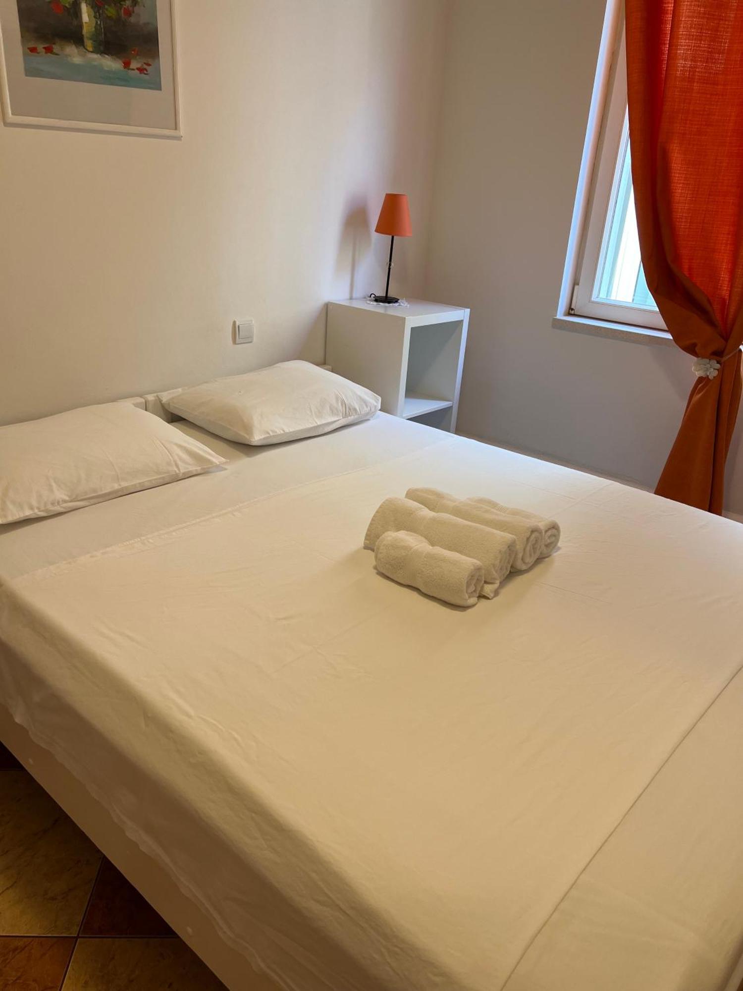 Apartments And Rooms Katija & Egon Korcula Town Exterior photo