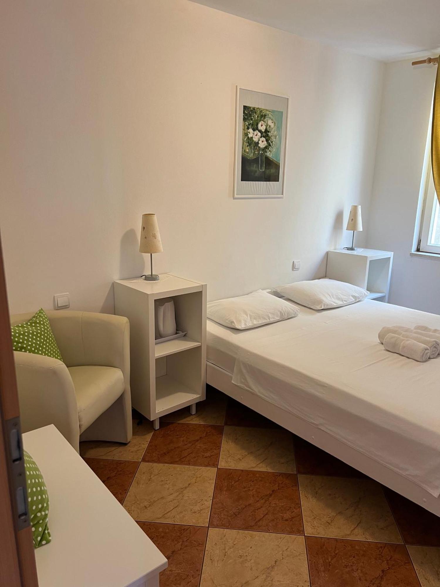 Apartments And Rooms Katija & Egon Korcula Town Exterior photo