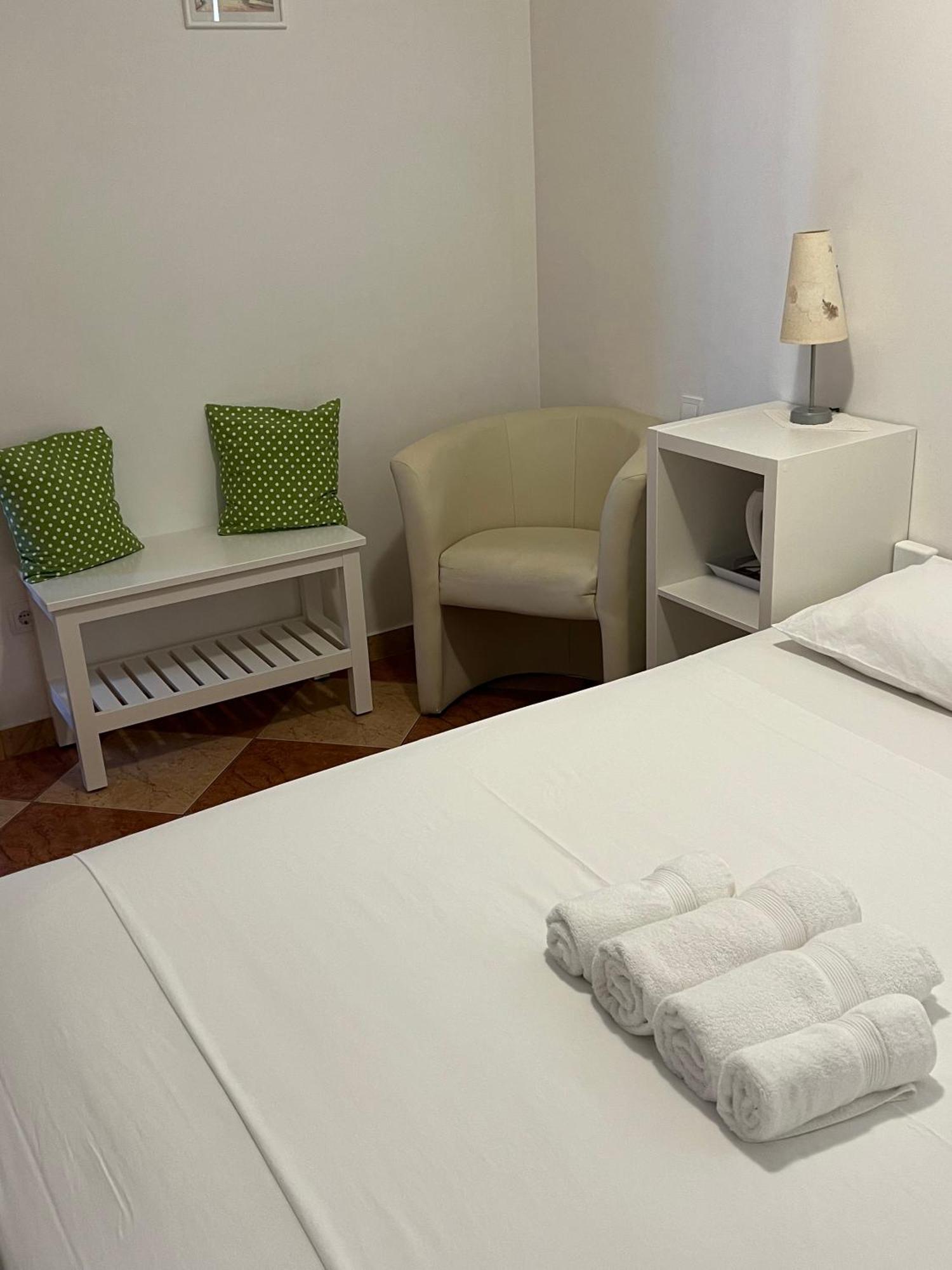 Apartments And Rooms Katija & Egon Korcula Town Exterior photo