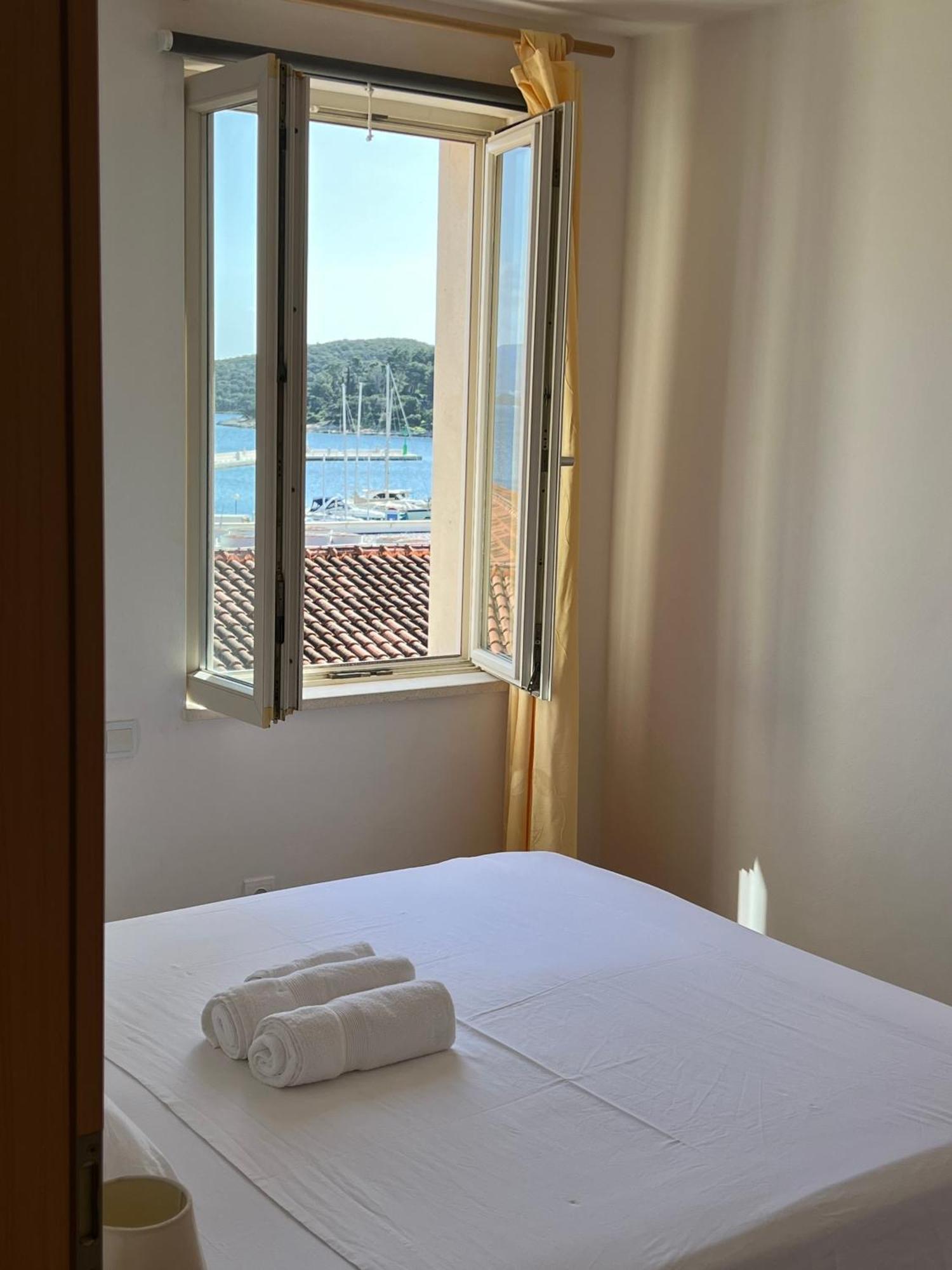 Apartments And Rooms Katija & Egon Korcula Town Exterior photo