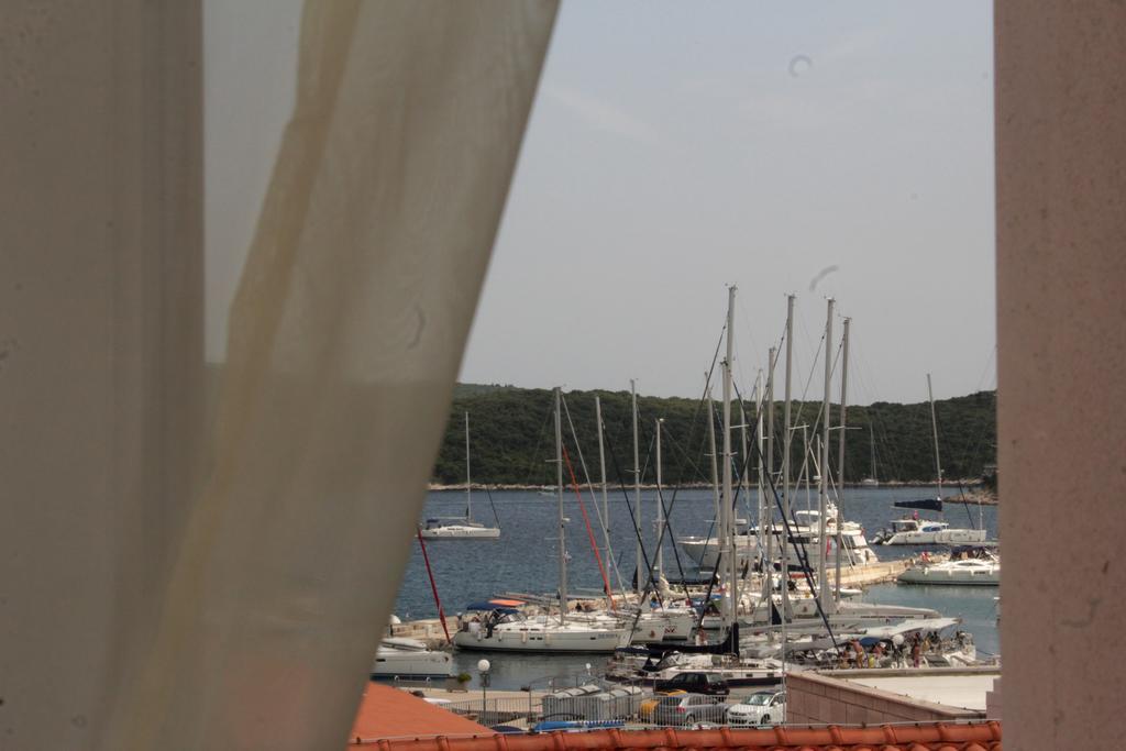 Apartments And Rooms Katija & Egon Korcula Town Room photo